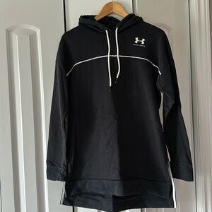 Under Armour top